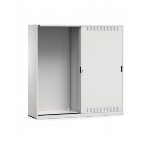 Armadio vuoto con porte scorrevoli fessurate, L2040 x P600 x H2000 mm