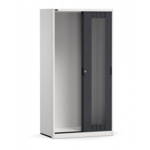 Leerer Metallschrank mit geschlitzten Schiebetüren aus Polycarbonat, B1020 x T600 x H2000 mm